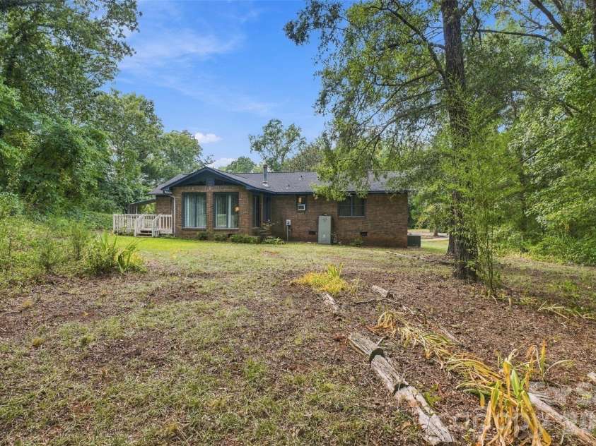 5559 Hillsdale Street, Fort Lawn, SC 29714.  MLS# CAR4424601, YatesRealty ID 51177. 
