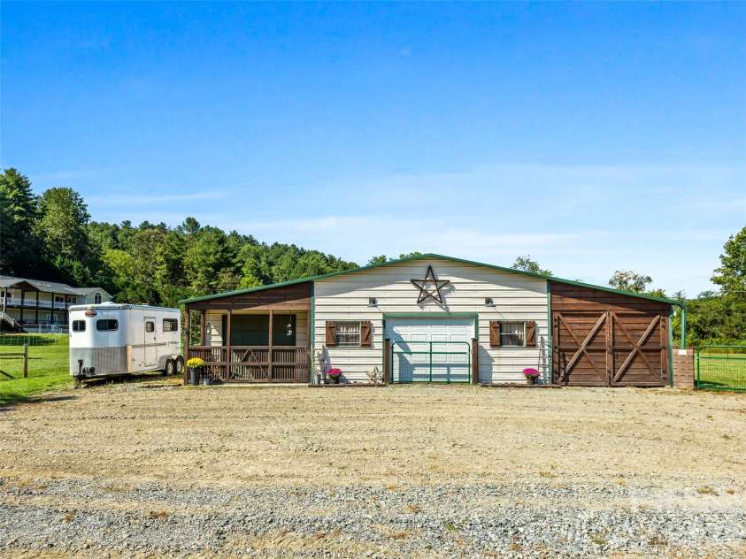 202 Morgan Drive, Penrose, NC 28766.  MLS# CAR4422581, YatesRealty ID 51178. 