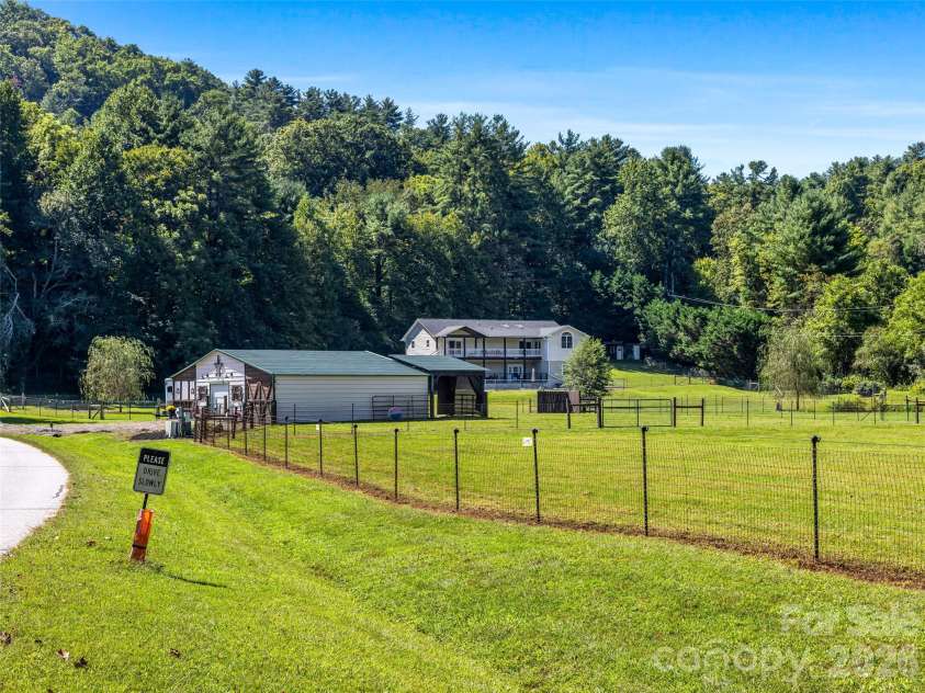 202 Morgan Drive, Penrose, NC 28766.  MLS# CAR4422581, YatesRealty ID 51178. 