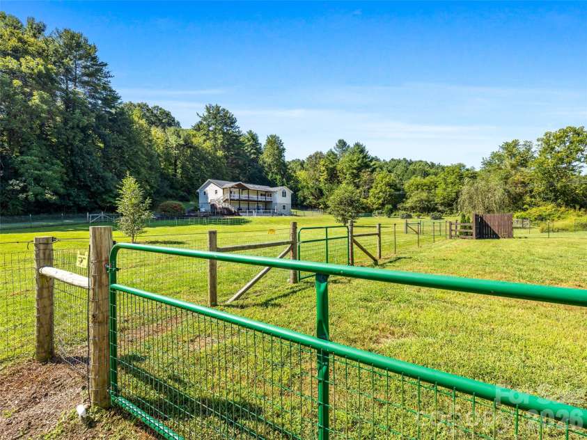 202 Morgan Drive, Penrose, NC 28766.  MLS# CAR4422581, YatesRealty ID 51178. 