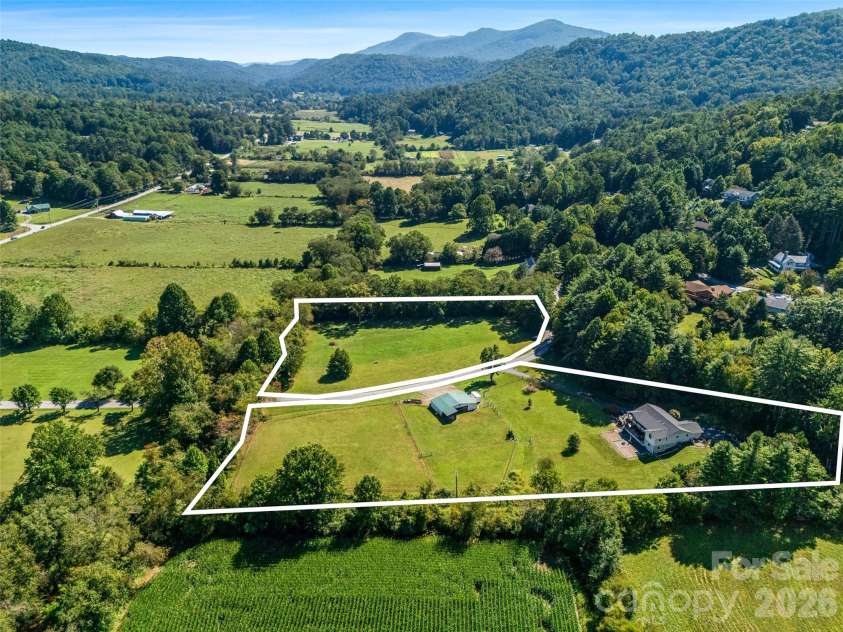 202 Morgan Drive, Penrose, NC 28766.  MLS# CAR4422581, YatesRealty ID 51178. 