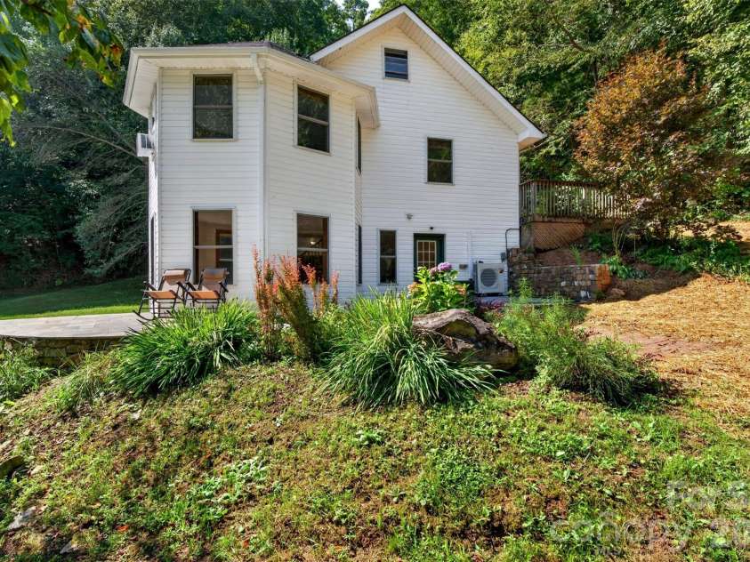 267 Morning Glory Lane, Marshall, NC 28753.  MLS# CAR4424743, YatesRealty ID 51179. 