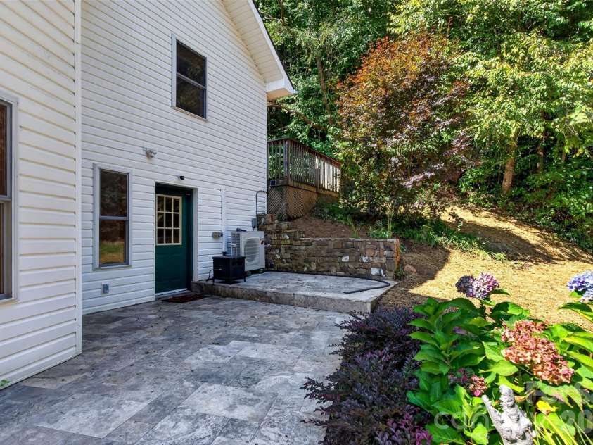 267 Morning Glory Lane, Marshall, NC 28753.  MLS# CAR4424743, YatesRealty ID 51179. 