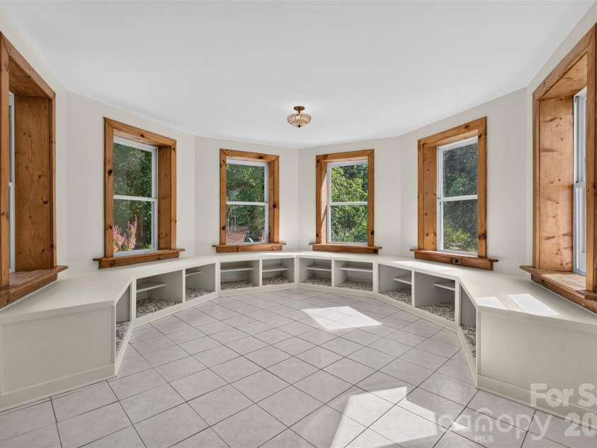 267 Morning Glory Lane, Marshall, NC 28753.  MLS# CAR4424743, YatesRealty ID 51179. 