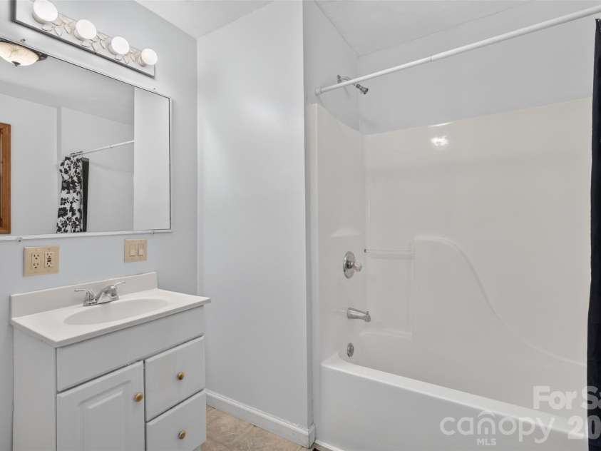 267 Morning Glory Lane, Marshall, NC 28753.  MLS# CAR4424743, YatesRealty ID 51179. 