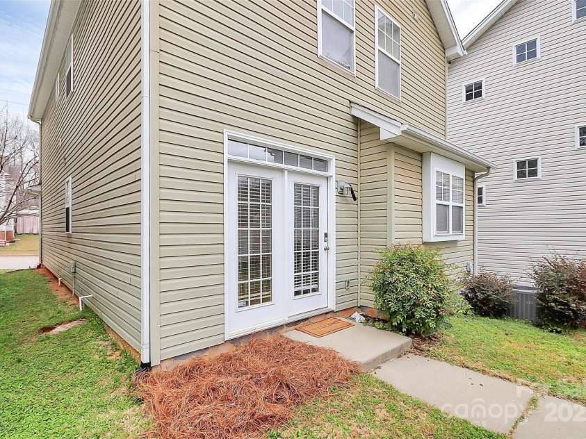 18710 Coverdale Court, Cornelius, NC 28031.  MLS# CAR4235258, YatesRealty ID 5118. Back yard!