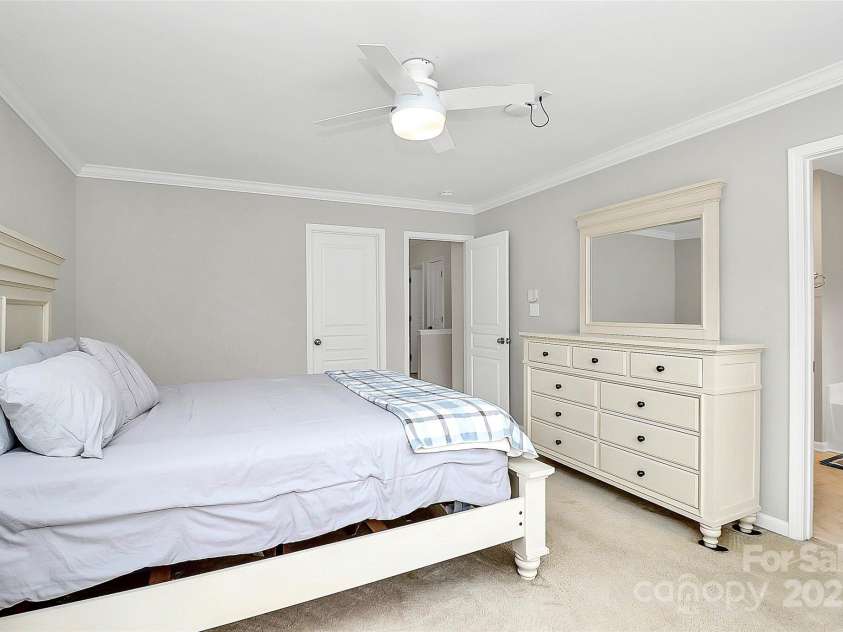 18710 Coverdale Court, Cornelius, NC 28031.  MLS# CAR4235258, YatesRealty ID 5118. Large Walk-in Closet!