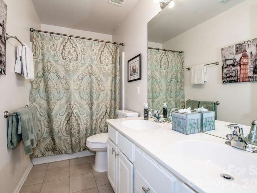 111 Comata Road, Mooresville, NC 28117.  MLS# CAR4423905, YatesRealty ID 51181. Hallway Upstairs Bath