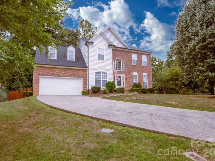 111 Comata Road, Mooresville, NC 28117.  MLS# CAR4423905, YatesRealty ID 51181. Welcome 111 Comata Road - corner lot