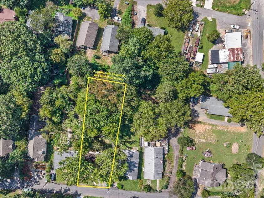 31 Wilmington Road, Asheville, NC 28803.  MLS# CAR4424630, YatesRealty ID 51182. 