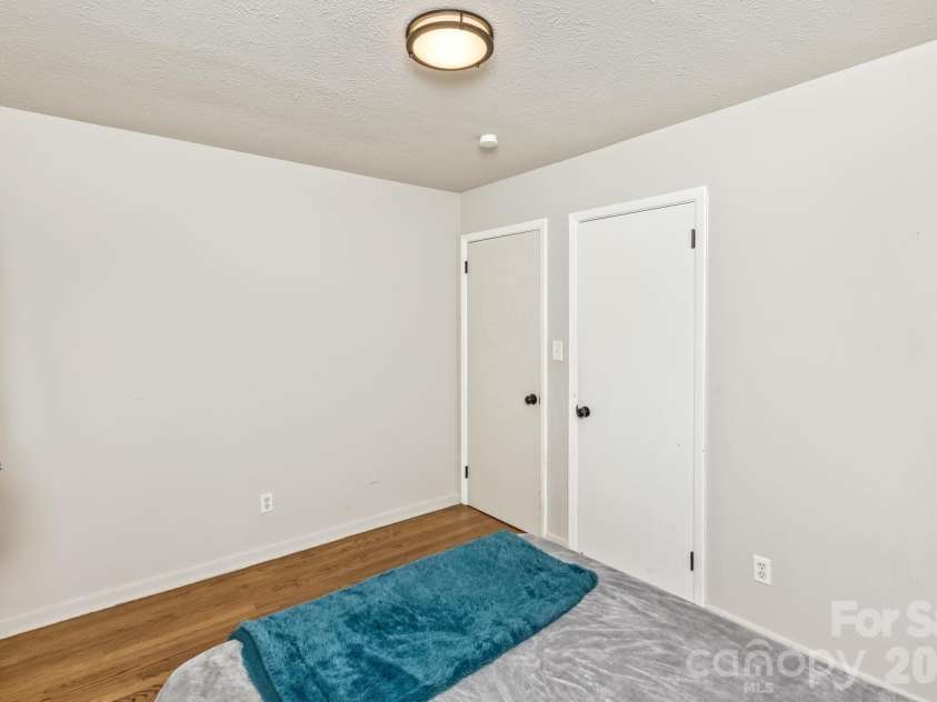 31 Wilmington Road, Asheville, NC 28803.  MLS# CAR4424630, YatesRealty ID 51182. 