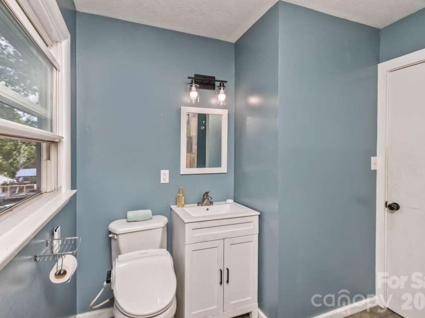 31 Wilmington Road, Asheville, NC 28803.  MLS# CAR4424630, YatesRealty ID 51182. 