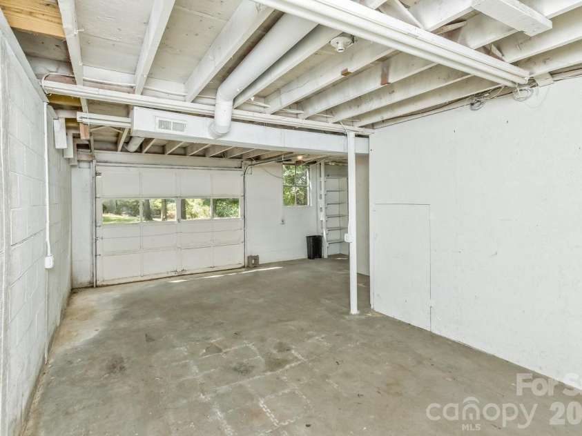 31 Wilmington Road, Asheville, NC 28803.  MLS# CAR4424630, YatesRealty ID 51182. 