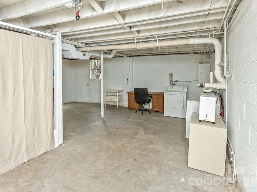 31 Wilmington Road, Asheville, NC 28803.  MLS# CAR4424630, YatesRealty ID 51182. 