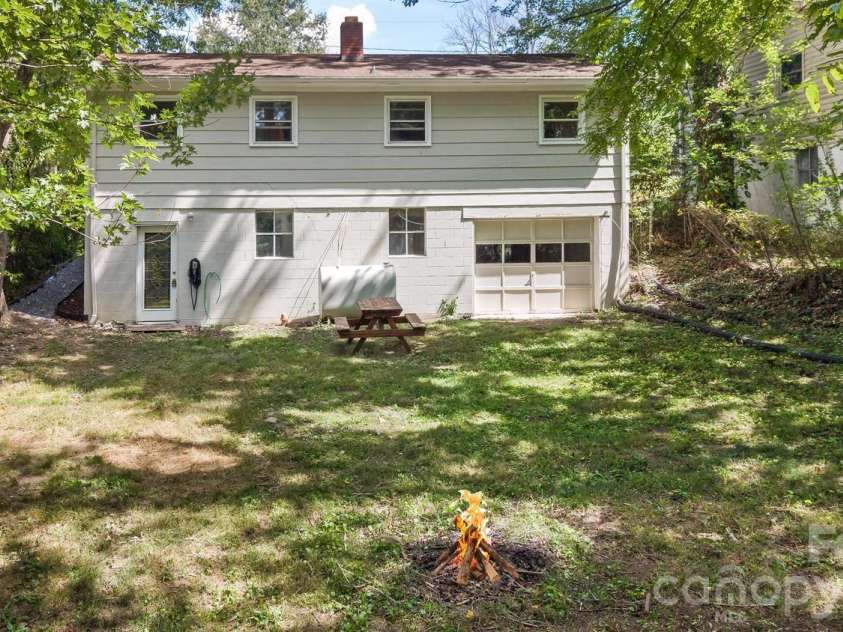 31 Wilmington Road, Asheville, NC 28803.  MLS# CAR4424630, YatesRealty ID 51182. 