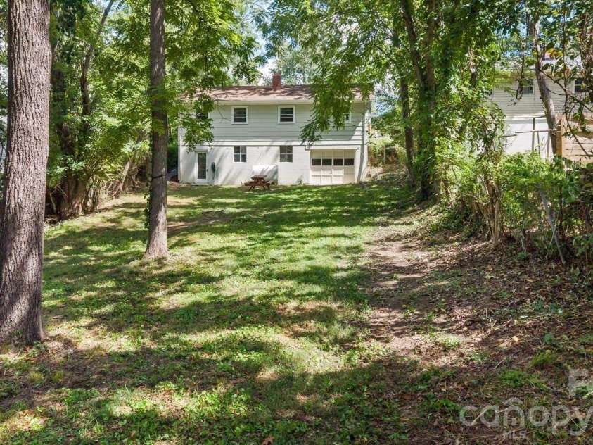 31 Wilmington Road, Asheville, NC 28803.  MLS# CAR4424630, YatesRealty ID 51182. 