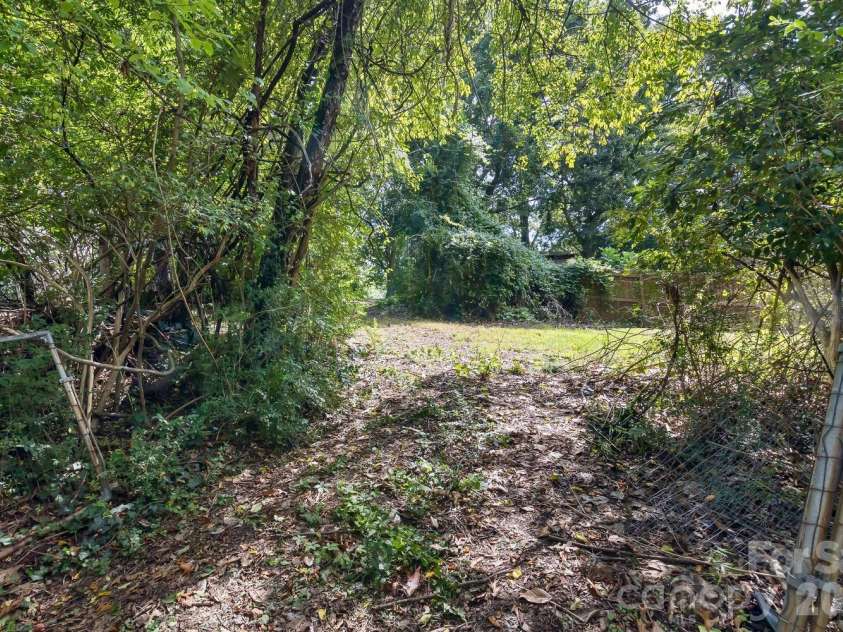 31 Wilmington Road, Asheville, NC 28803.  MLS# CAR4424630, YatesRealty ID 51182. 