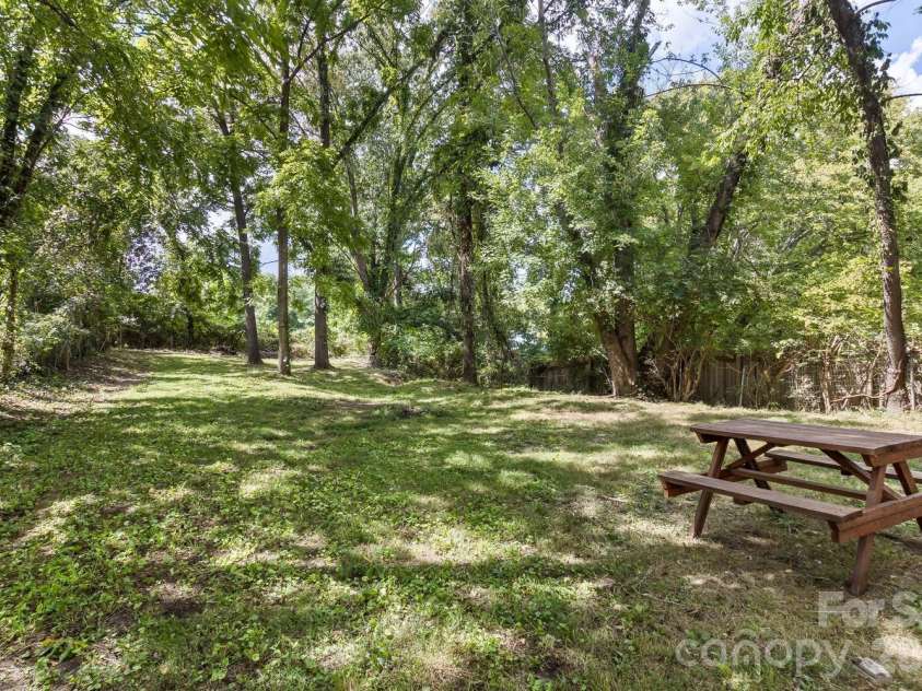 31 Wilmington Road, Asheville, NC 28803.  MLS# CAR4424630, YatesRealty ID 51182. 