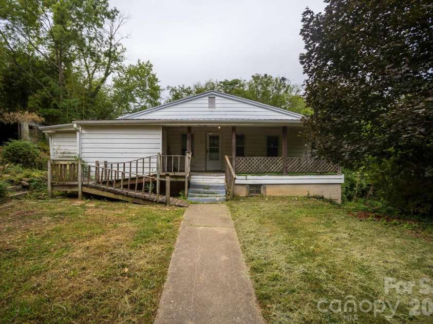 55 Blalock Avenue, Asheville, NC 28803.  MLS# CAR4424998, YatesRealty ID 51183. 