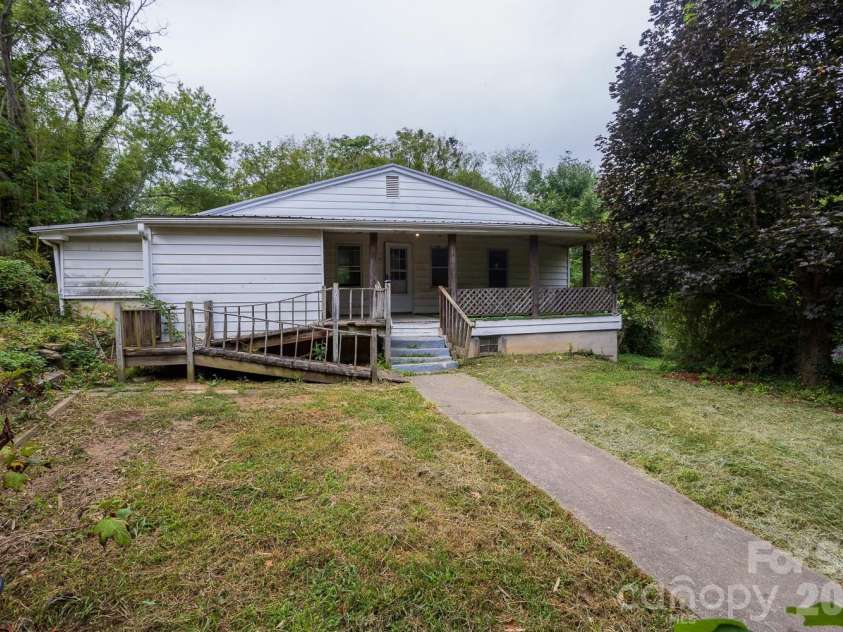 55 Blalock Avenue, Asheville, NC 28803.  MLS# CAR4424998, YatesRealty ID 51183. 