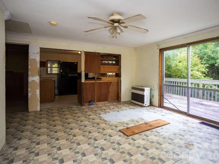 55 Blalock Avenue, Asheville, NC 28803.  MLS# CAR4424998, YatesRealty ID 51183. 