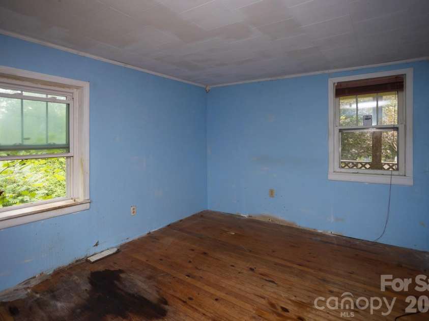 55 Blalock Avenue, Asheville, NC 28803.  MLS# CAR4424998, YatesRealty ID 51183. 