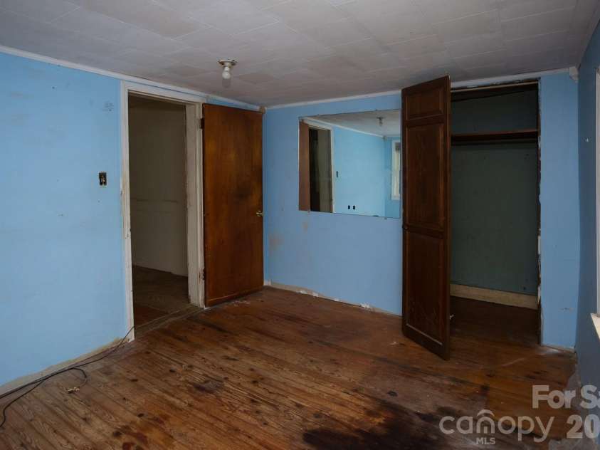 55 Blalock Avenue, Asheville, NC 28803.  MLS# CAR4424998, YatesRealty ID 51183. 