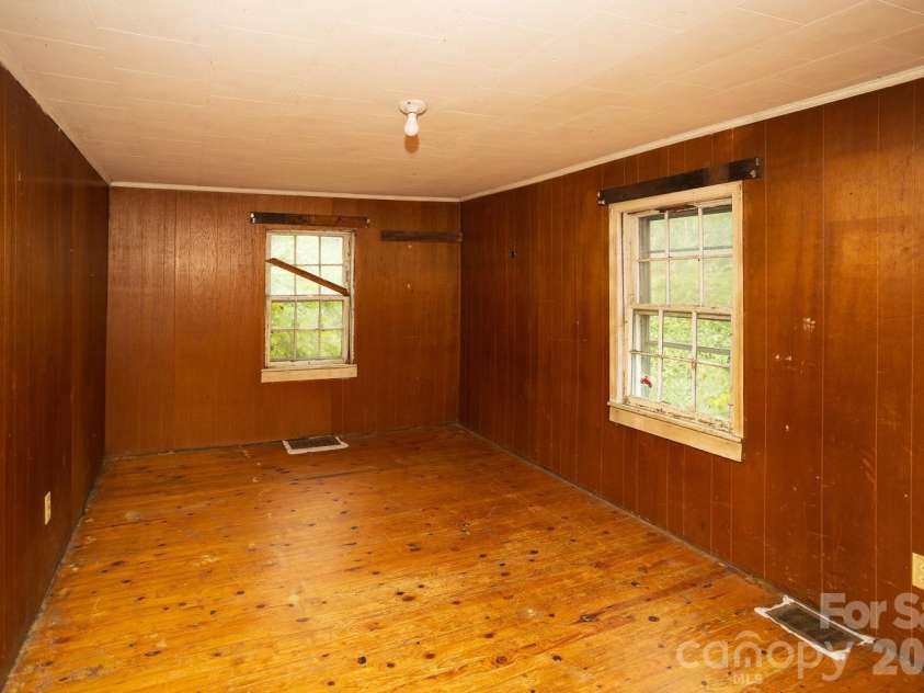 55 Blalock Avenue, Asheville, NC 28803.  MLS# CAR4424998, YatesRealty ID 51183. 