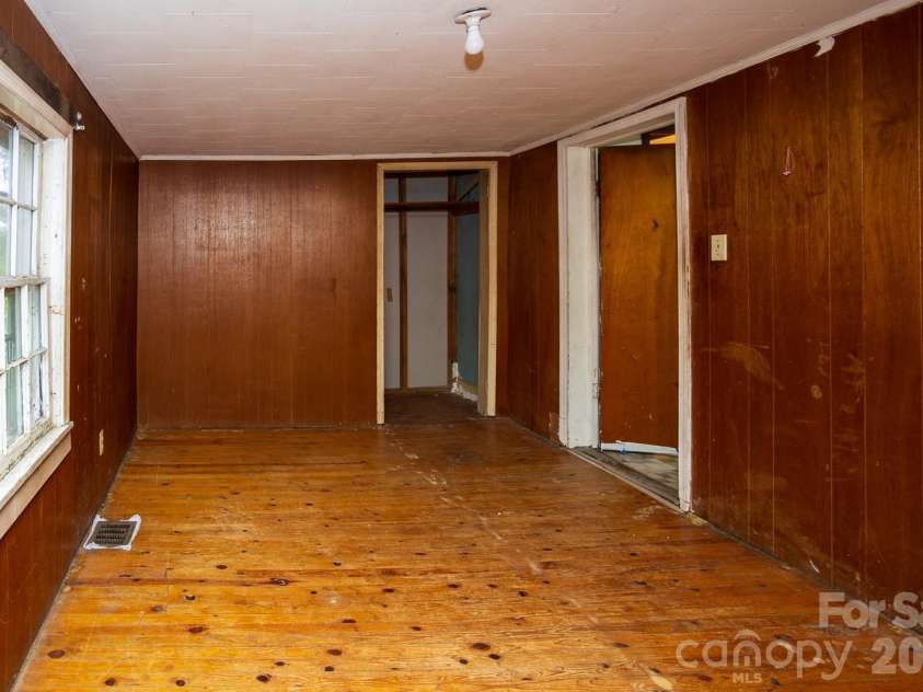 55 Blalock Avenue, Asheville, NC 28803.  MLS# CAR4424998, YatesRealty ID 51183. 
