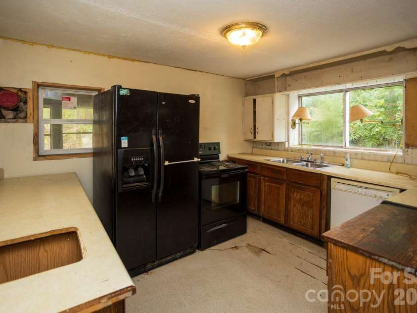 55 Blalock Avenue, Asheville, NC 28803.  MLS# CAR4424998, YatesRealty ID 51183. 