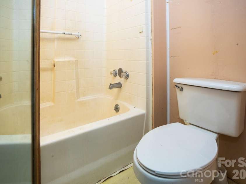55 Blalock Avenue, Asheville, NC 28803.  MLS# CAR4424998, YatesRealty ID 51183. 