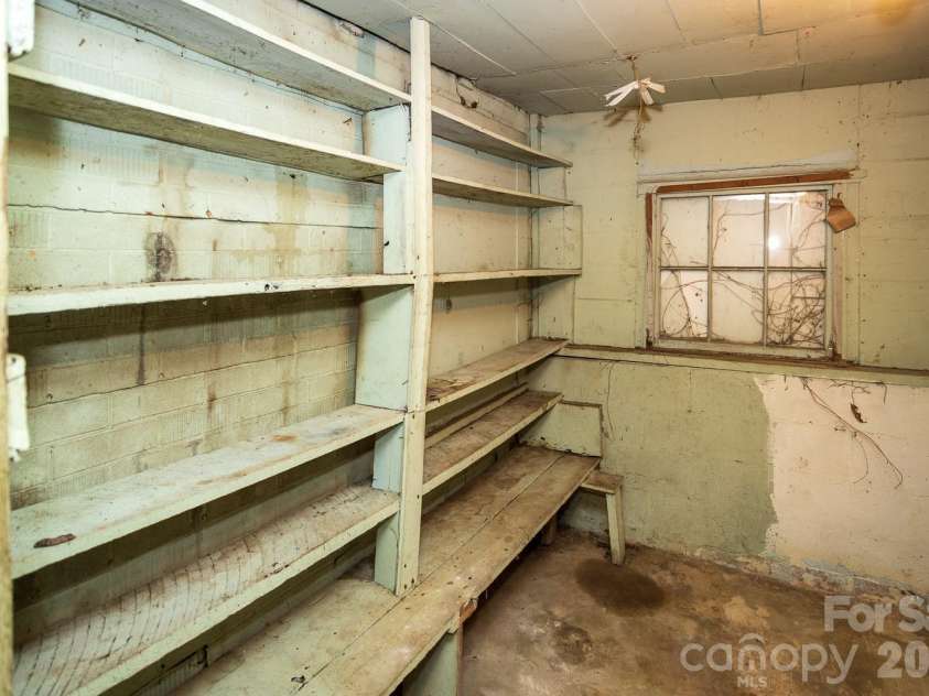 55 Blalock Avenue, Asheville, NC 28803.  MLS# CAR4424998, YatesRealty ID 51183. 