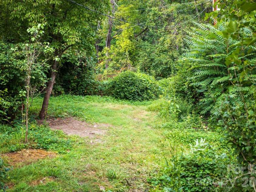 55 Blalock Avenue, Asheville, NC 28803.  MLS# CAR4424998, YatesRealty ID 51183. 