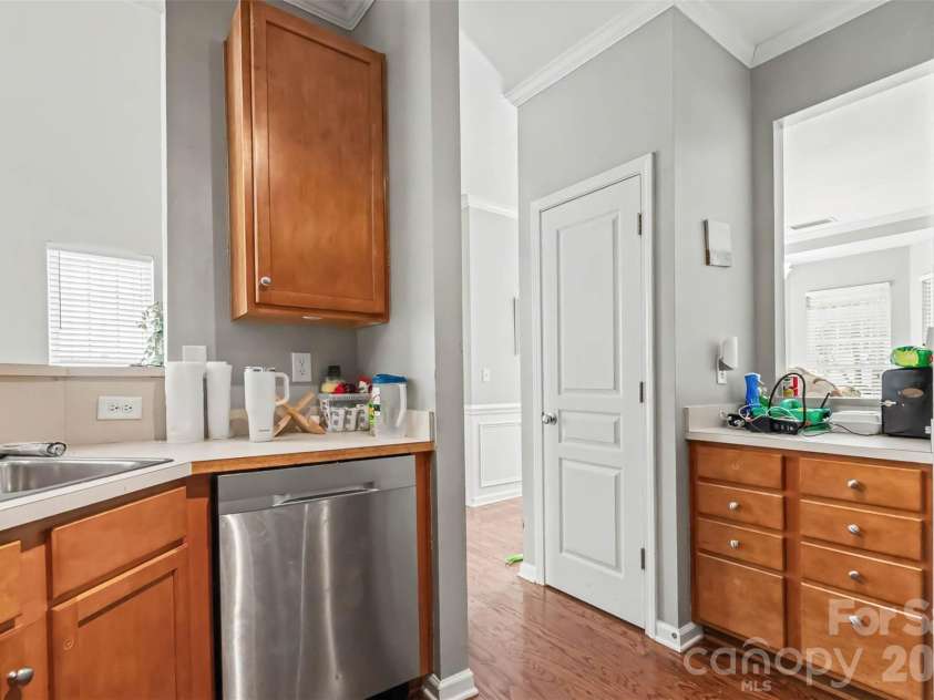 1512 Bitter Creek Drive, Charlotte, NC 28214.  MLS# CAR4424545, YatesRealty ID 51185. 