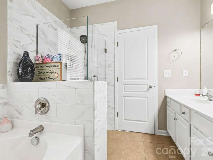 1512 Bitter Creek Drive, Charlotte, NC 28214.  MLS# CAR4424545, YatesRealty ID 51185. 