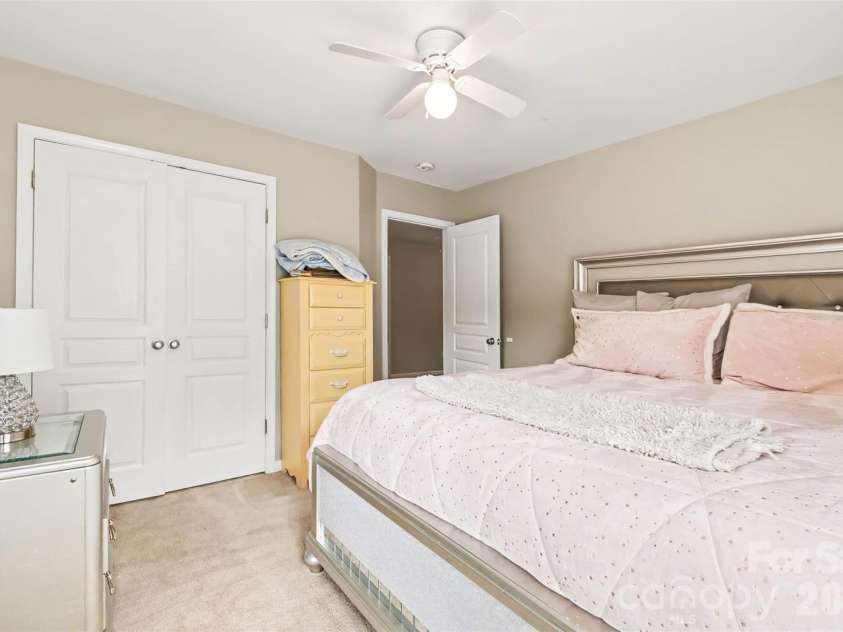 1512 Bitter Creek Drive, Charlotte, NC 28214.  MLS# CAR4424545, YatesRealty ID 51185. 