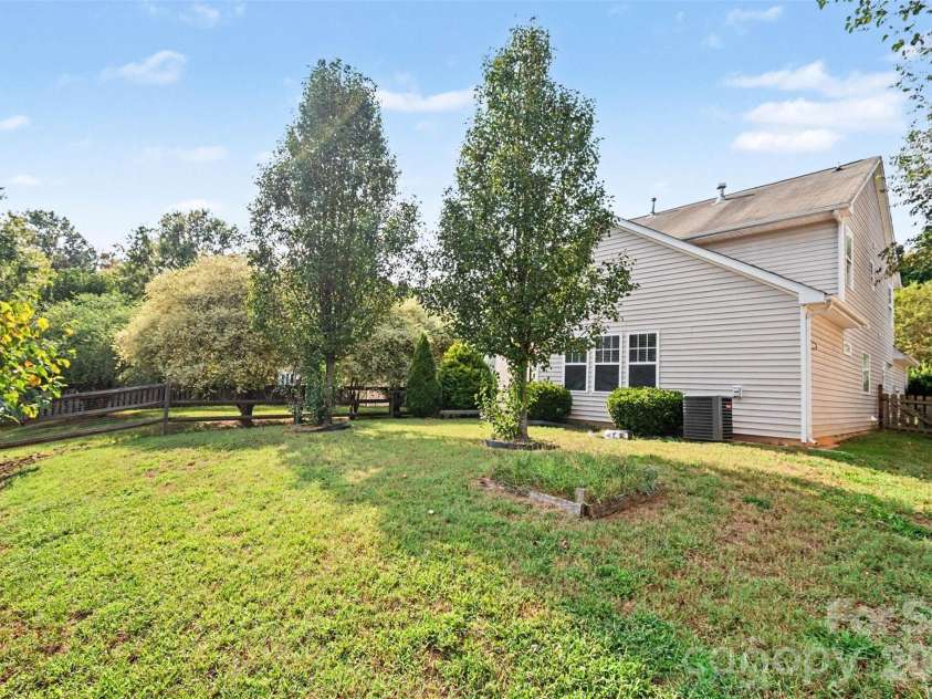 1512 Bitter Creek Drive, Charlotte, NC 28214.  MLS# CAR4424545, YatesRealty ID 51185. 
