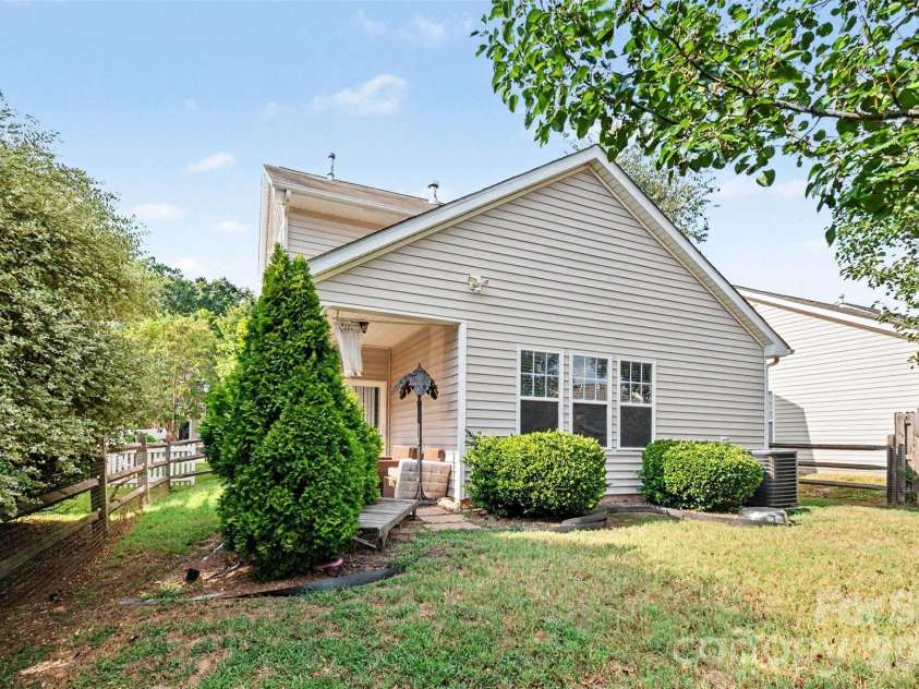 1512 Bitter Creek Drive, Charlotte, NC 28214.  MLS# CAR4424545, YatesRealty ID 51185. 