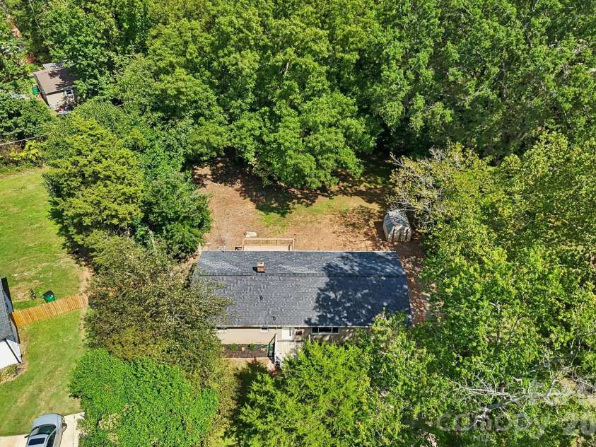 539 Frank Drive, Charlotte, NC 28215.  MLS# CAR4424356, YatesRealty ID 51186. 