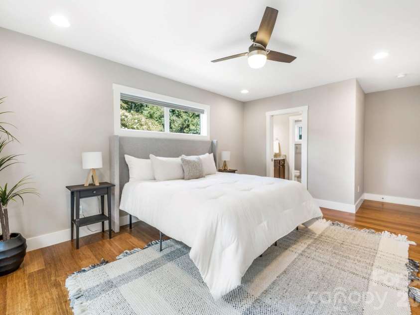 27 Hubbard Avenue, Asheville, NC 28806.  MLS# CAR4416659, YatesRealty ID 51187. Primary Bedroom / second level