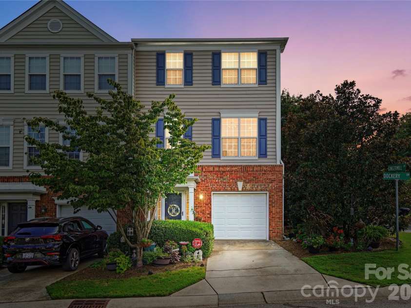 5325 Dockery Drive, Charlotte, NC 28209.  MLS# CAR4424752, YatesRealty ID 51188. 