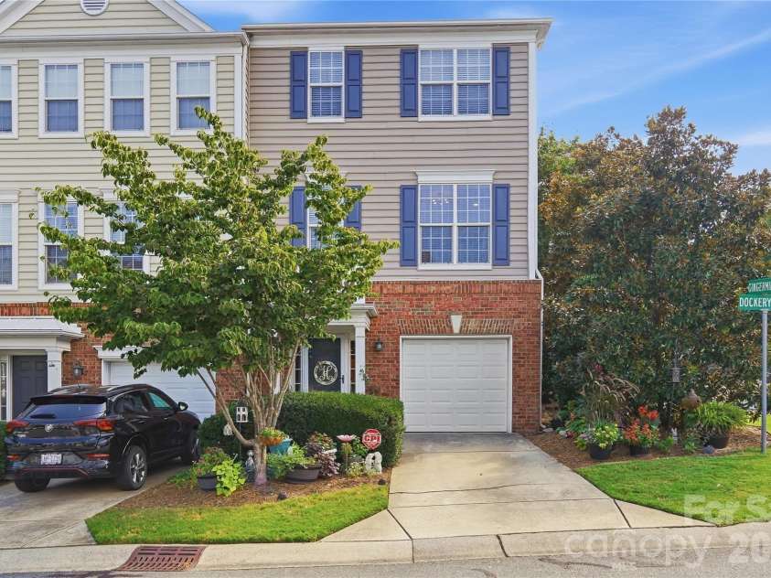 5325 Dockery Drive, Charlotte, NC 28209.  MLS# CAR4424752, YatesRealty ID 51188. 