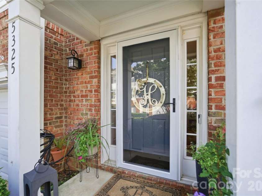 5325 Dockery Drive, Charlotte, NC 28209.  MLS# CAR4424752, YatesRealty ID 51188. 
