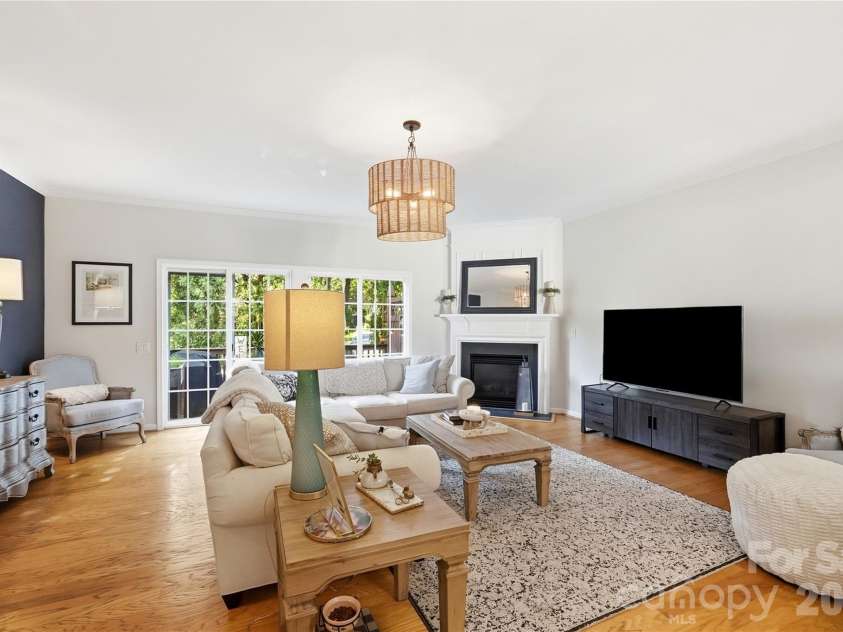 5325 Dockery Drive, Charlotte, NC 28209.  MLS# CAR4424752, YatesRealty ID 51188. 