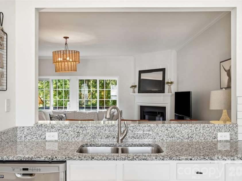 5325 Dockery Drive, Charlotte, NC 28209.  MLS# CAR4424752, YatesRealty ID 51188. 