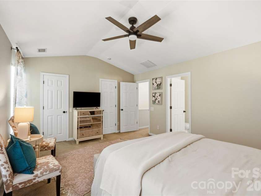 5325 Dockery Drive, Charlotte, NC 28209.  MLS# CAR4424752, YatesRealty ID 51188. 
