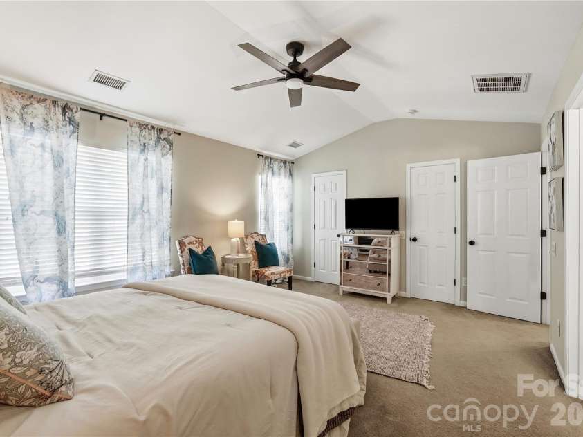 5325 Dockery Drive, Charlotte, NC 28209.  MLS# CAR4424752, YatesRealty ID 51188. 