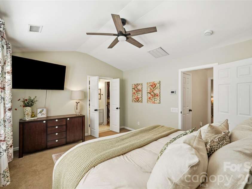 5325 Dockery Drive, Charlotte, NC 28209.  MLS# CAR4424752, YatesRealty ID 51188. 