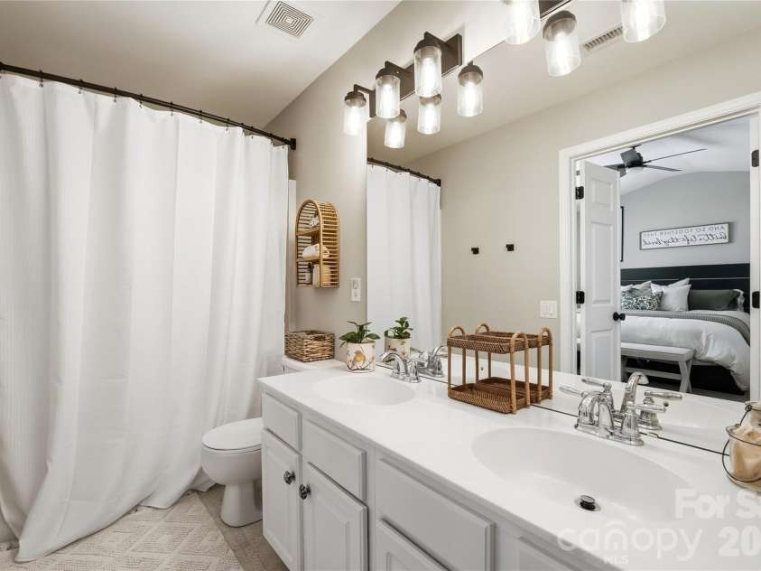 5325 Dockery Drive, Charlotte, NC 28209.  MLS# CAR4424752, YatesRealty ID 51188. 