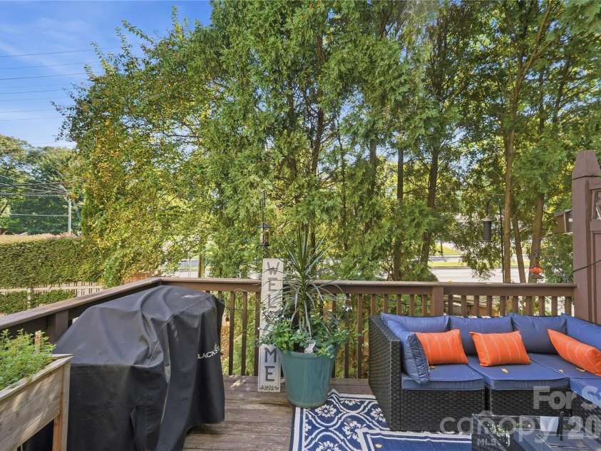 5325 Dockery Drive, Charlotte, NC 28209.  MLS# CAR4424752, YatesRealty ID 51188. 
